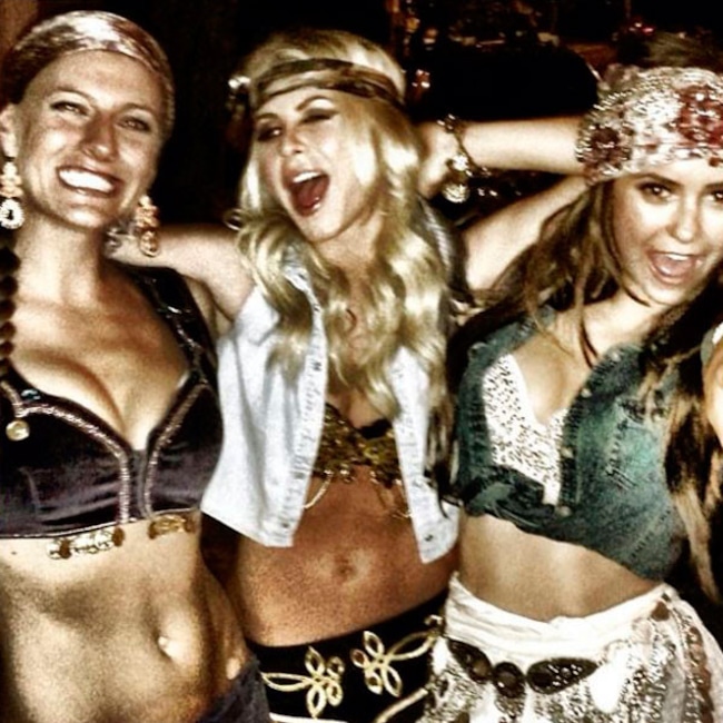 Julianne Hough, Nina Dobrev